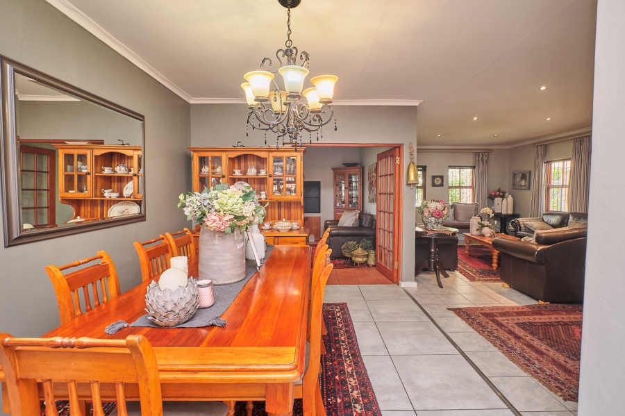 3 Bedroom Property for Sale in Uitzicht Western Cape